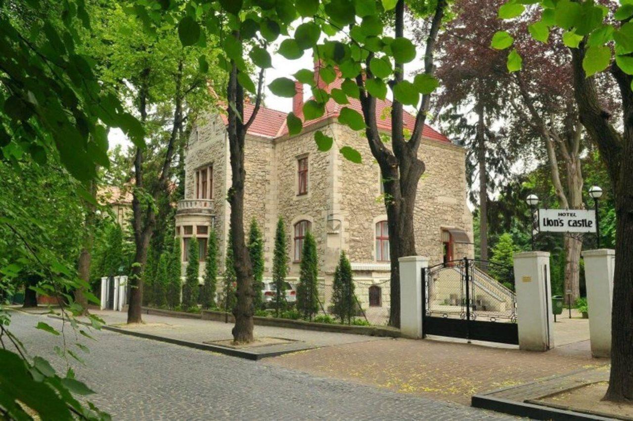 Lion's Castle Hotel 4*