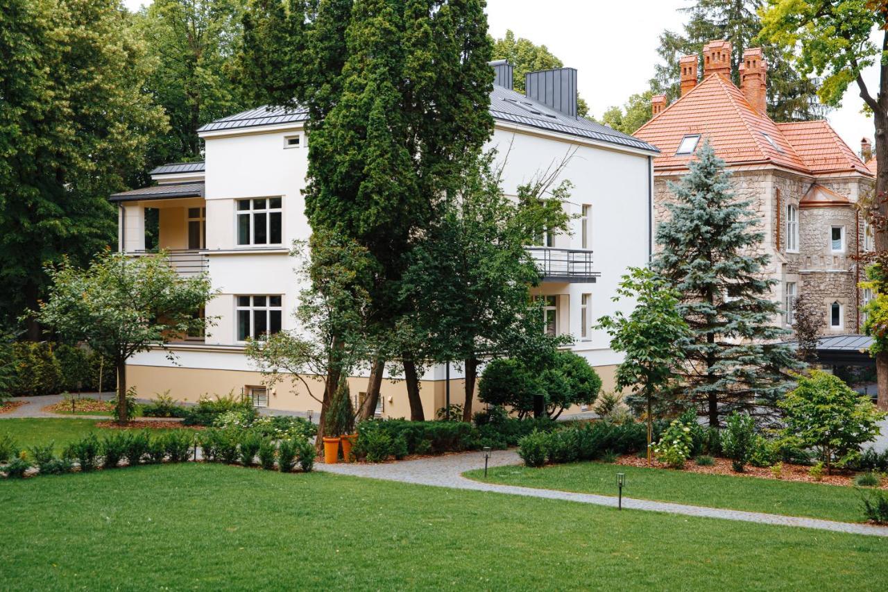 Hotel Lion's Castle