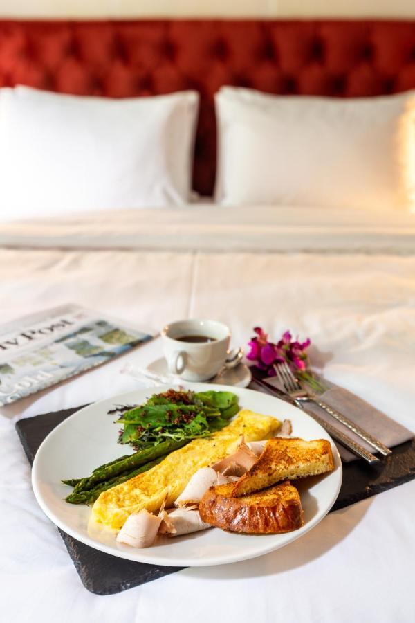 Lion's Castle Hotel 4*