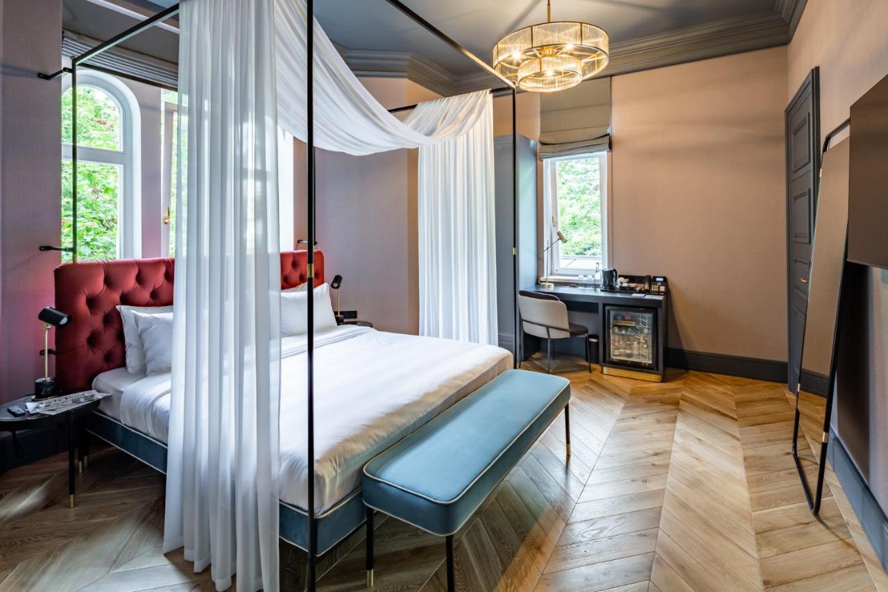 Lion's Castle Hotel 4*