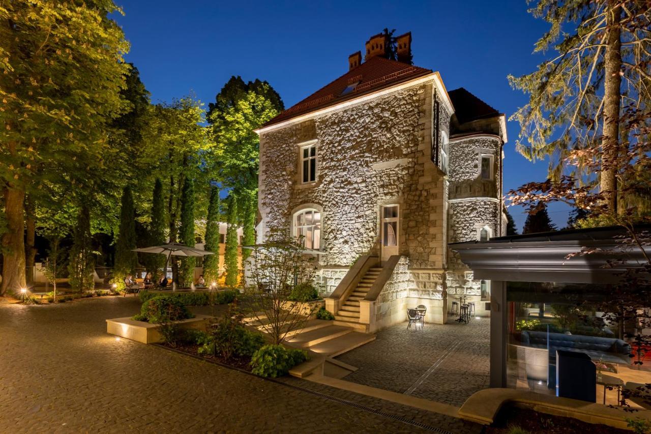 Lion's Castle Hotel 4*