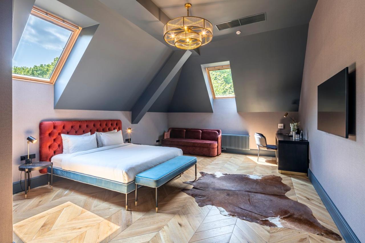 Hotel Lion's Castle 4*